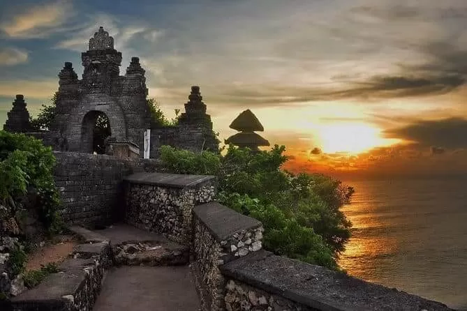 uluwatu, indonesia, bali, uluwatu temple, que hcaer en uluwatu